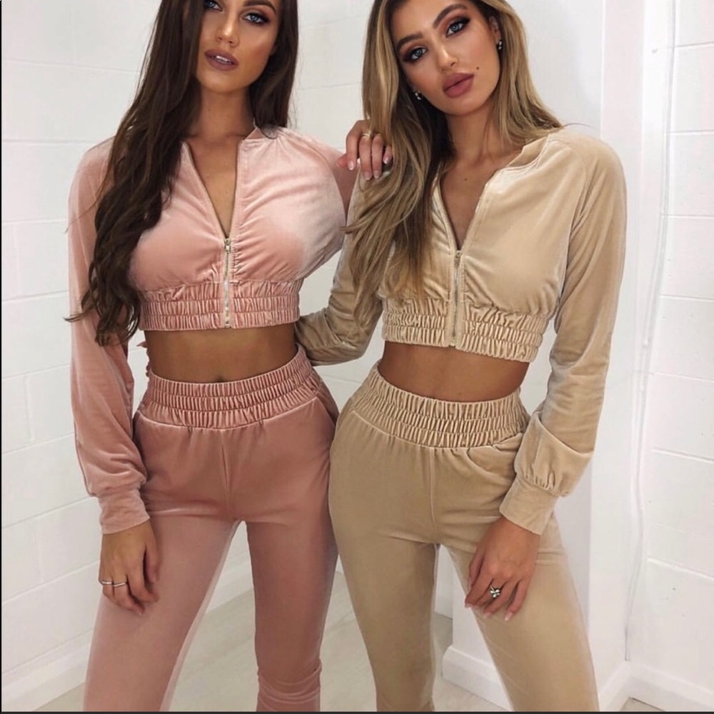 NWT Athleisure Velvet Velour Sweat Suit 2 Piece